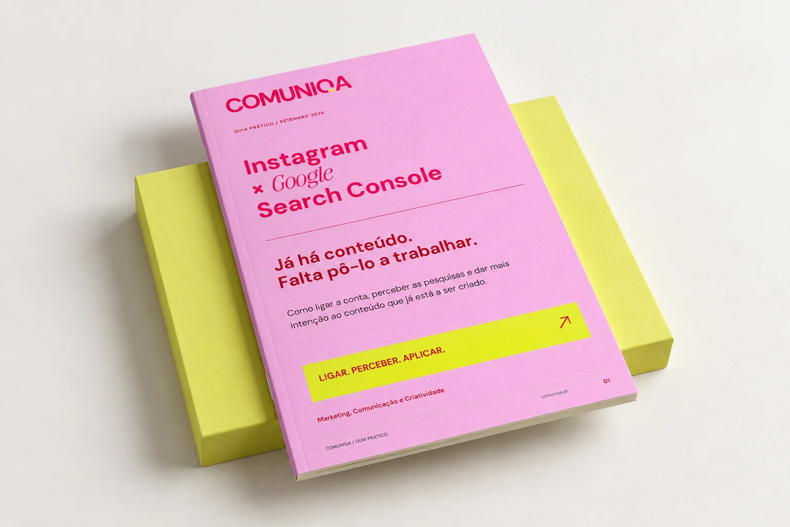 Guia gratuito Instagram × Google Search Console, da Comuniqa, apresentado em livro